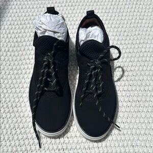 Black Minimalist Low-Top Sneakers